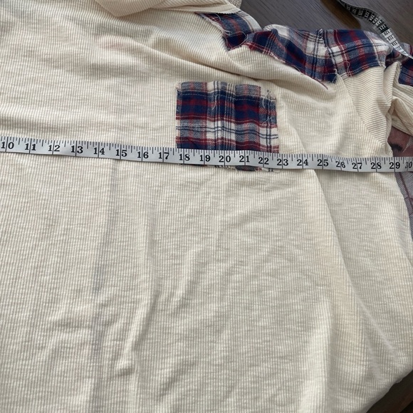 POL White and Plaid Long Sleeve Top - Picture 9 of 16